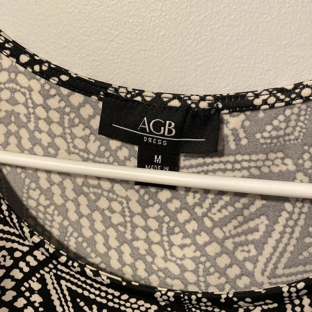 Pattern Dress - Picture 2 of 3